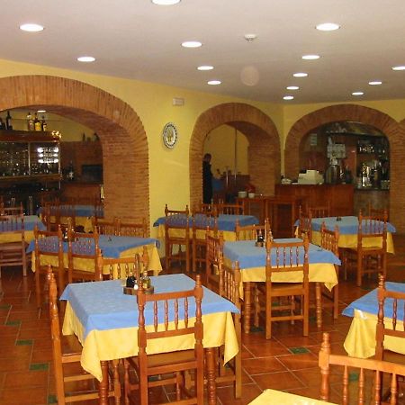 Hostal-Restaurante El Paisano Guadalema de los Quinteros Exteriér fotografie